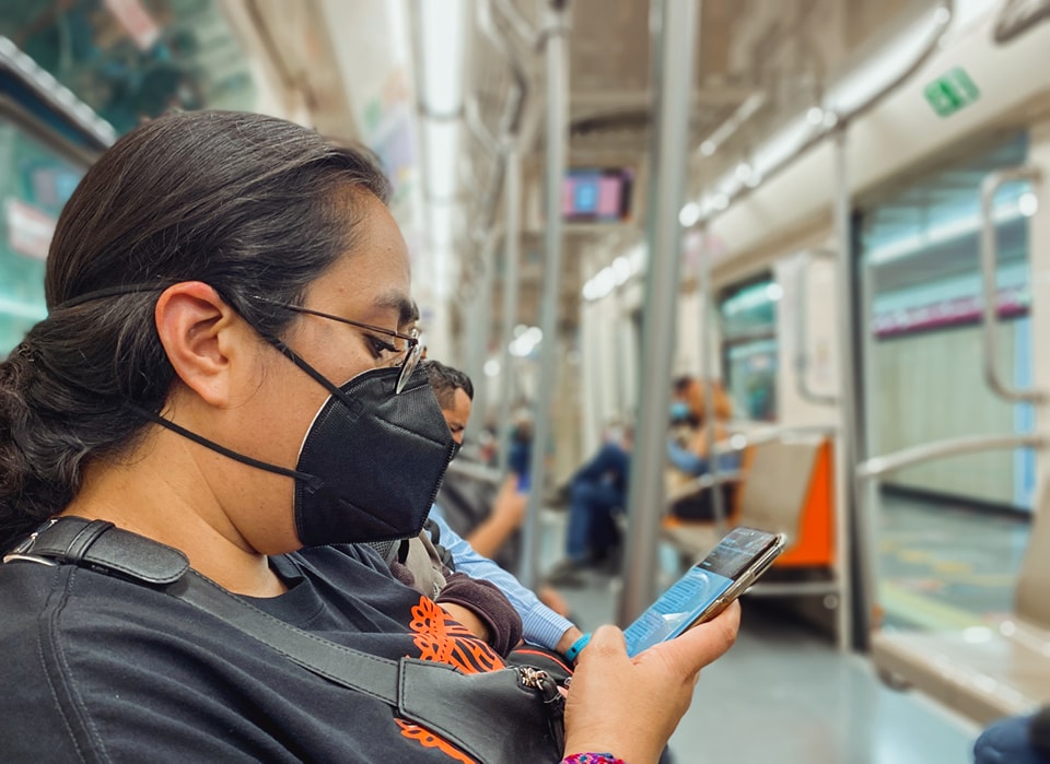 A partir del próximo miércoles 1 de febrero, el uso del cubrebocas será voluntario en el transporte público, pero se mantiene obligatorio en hospitales, centros de salud y unidades médicas