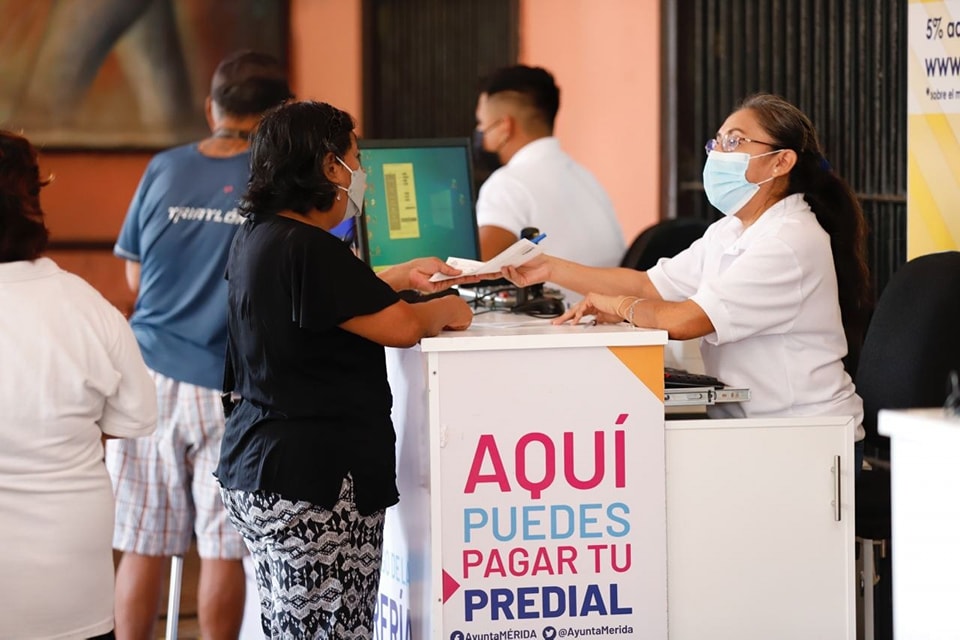 Las y los ciudadanos acuden de forma entusiasta para aprovechar los descuentos y facilidades que ofrece el Ayuntamiento