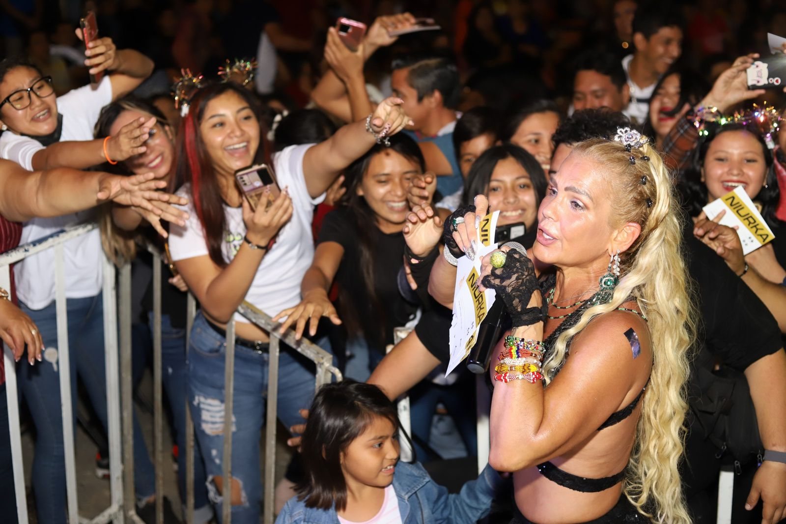 Cientos viven la fiesta Carnaval en Umán
