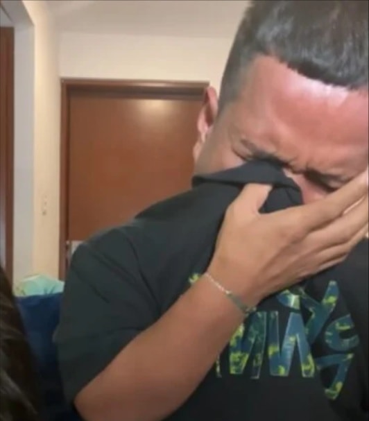 Medio Metro llora tras recibir comentarios negativos