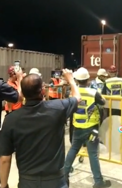 Niño se esconde en contenedor y aparece días después en otro país