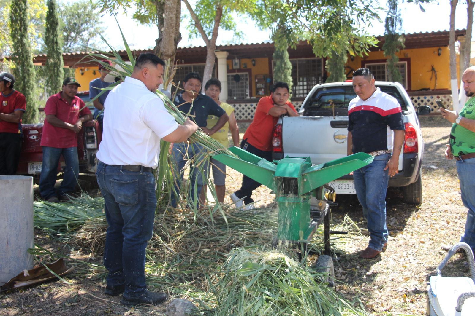 Impulso al campo y productores de Umán