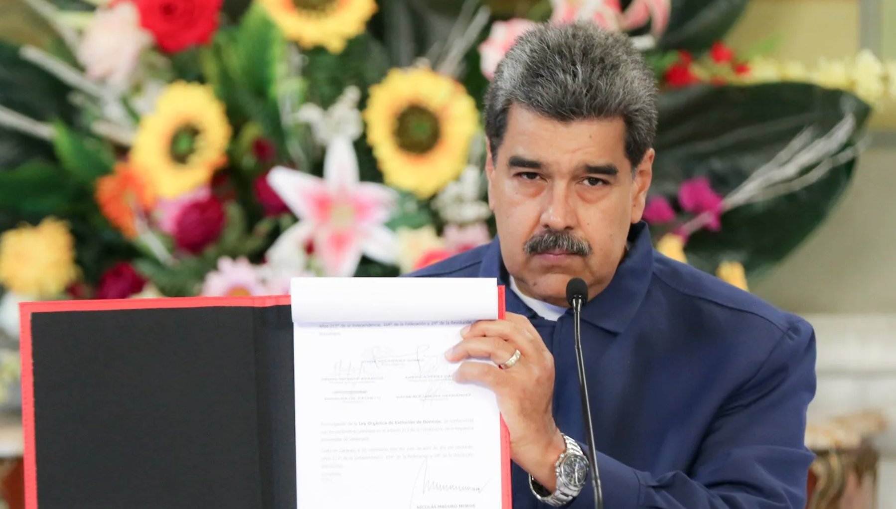 Nicolás Maduro firma la Ley Orgánica de Extinción de Dominio