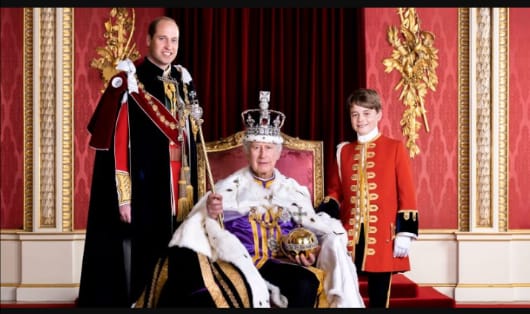 Revelan nuevos retratos del día de la coronación del rey Carlos y la reina Camila.