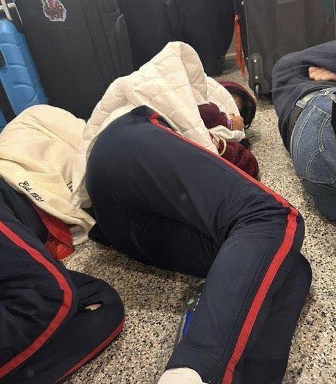 Abandonan a estudiantes mexicanos en Londres