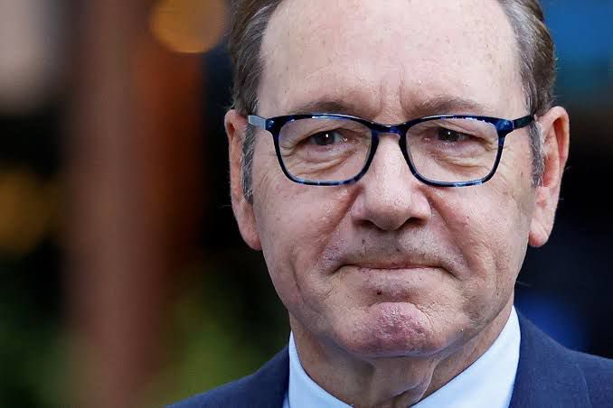 Declaran inocente de agresiones sexuales a Kevin Spacey