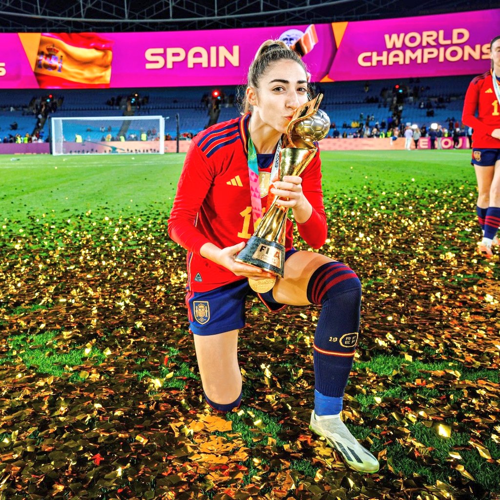 Olga Carmona: la estrella de la selección española se entera de la muerte de su padre tras la final del Mundial de fútbol femenino