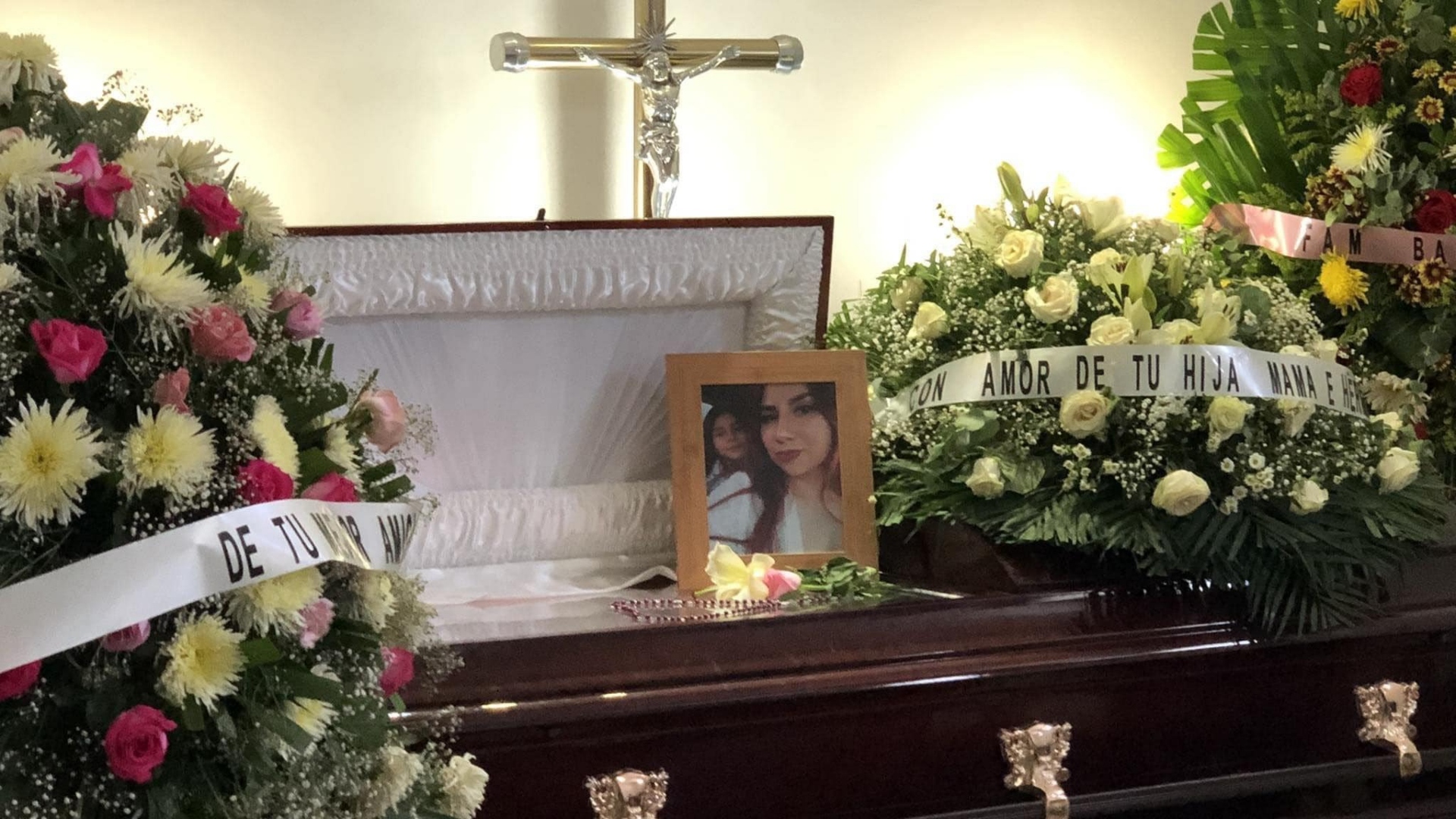 Dan el último adiós a Alma Lourdes, quien fue asesinada en una carnicería de Sonora