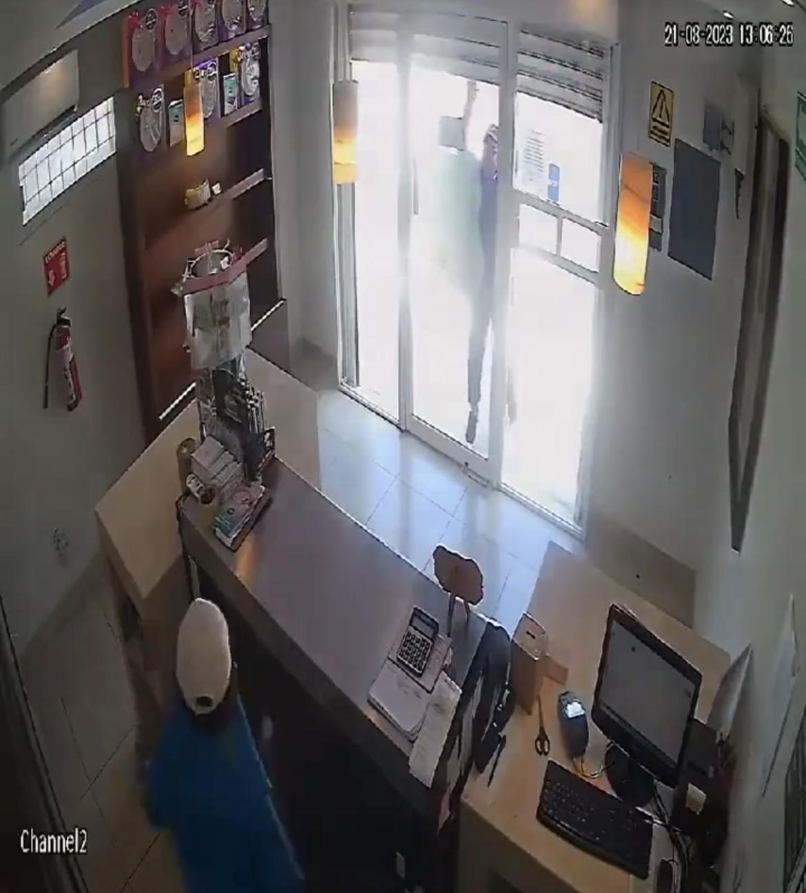 Empleada de pastelería en Campeche encierra a ladrón para evitar robo