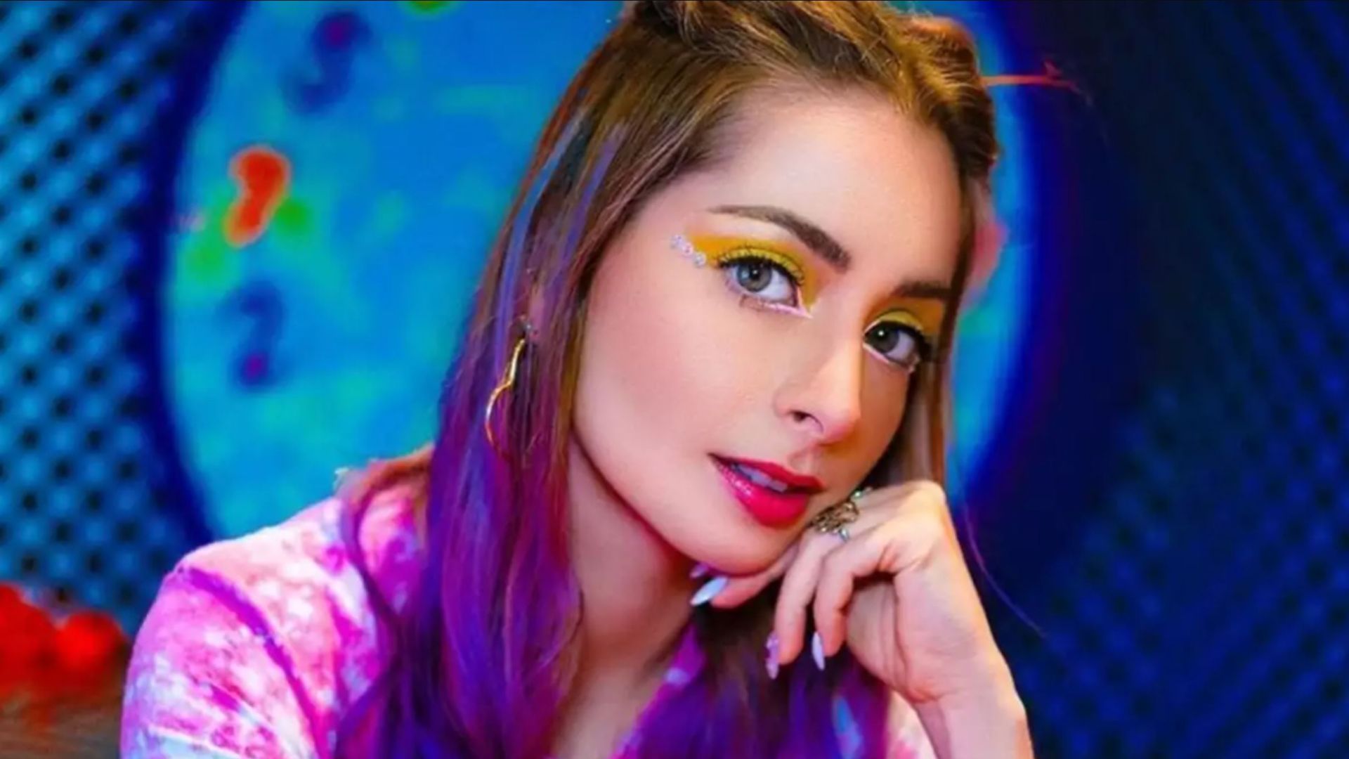 Acusan a YosStop de ofrecer terapia psicológica sin tener cédula profesional