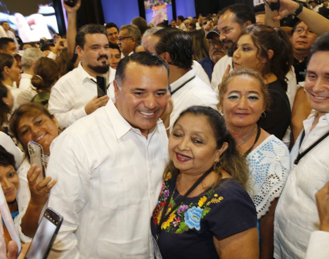 Renán Barrera recibe el respaldo de los representantes de la sociedad