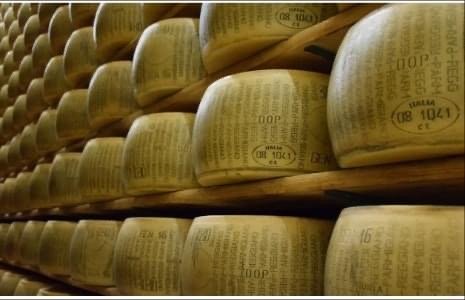 Empresario italiano muere aplastado por 25 mil quesos