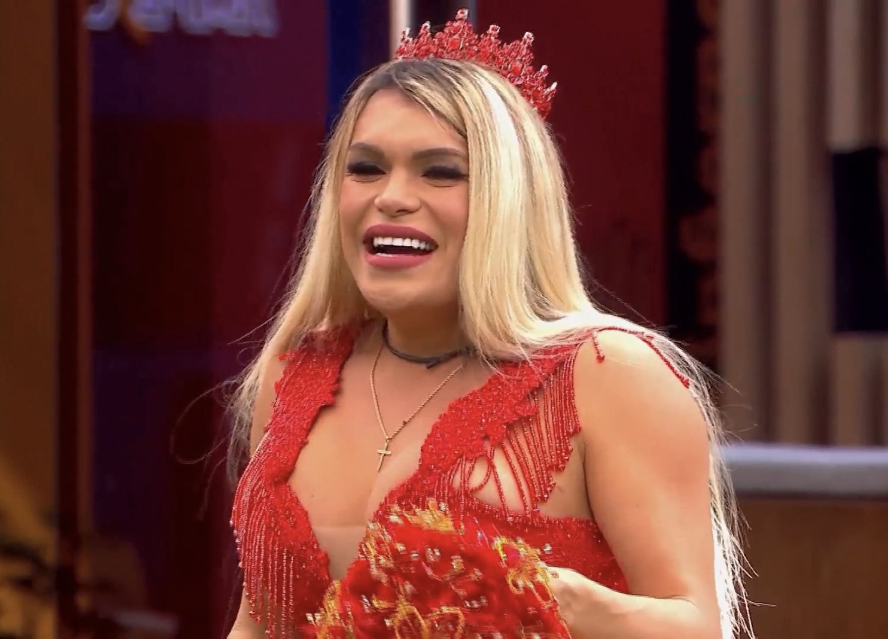 Wendy Guevara firma contrato con Televisa