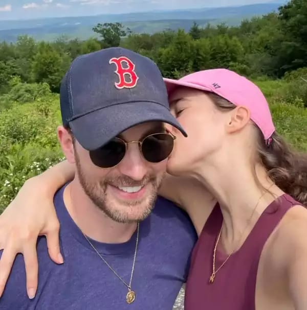 Chris Evans y Alba Baptista se casaron.
