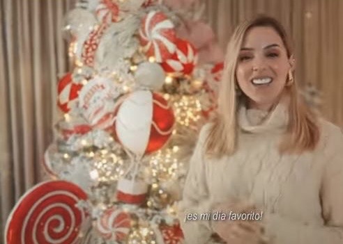 Mariana Rodríguez lanza canción navideña.