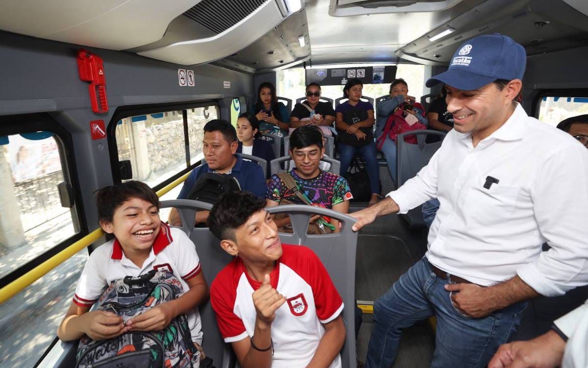 El Gobernador Mauricio Vila Dosal supervisa funcionamiento de rutas del Sistema de Transporte Va y Ven que prestan servicio en el Sur de Mérida