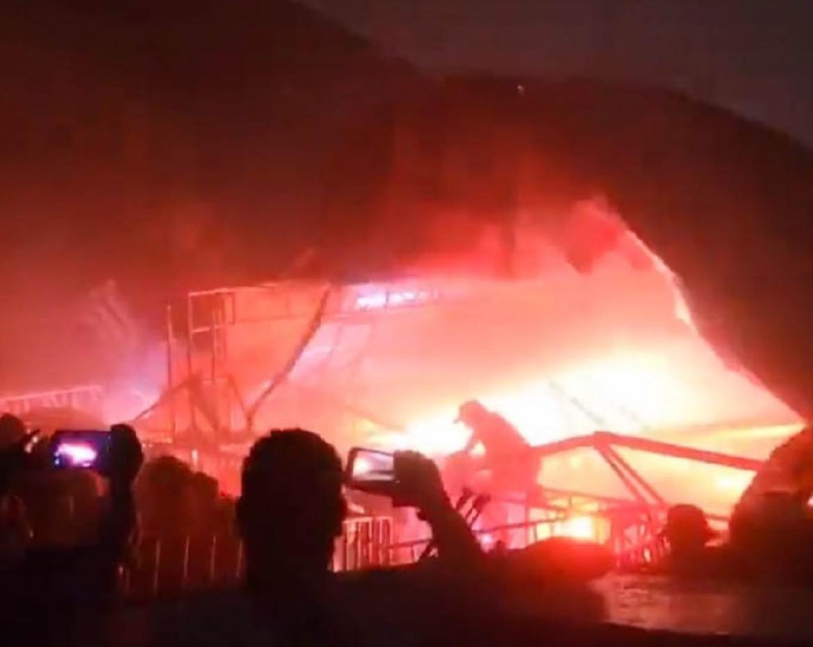 Se desploma templete durante un evento de cierre de campaña en Nuevo León