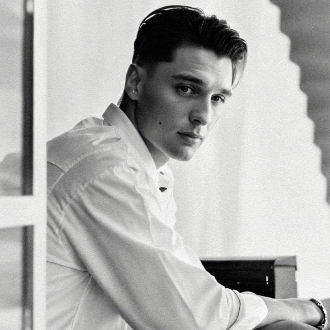 Peso Pluma sorprende ¿nuevo look?