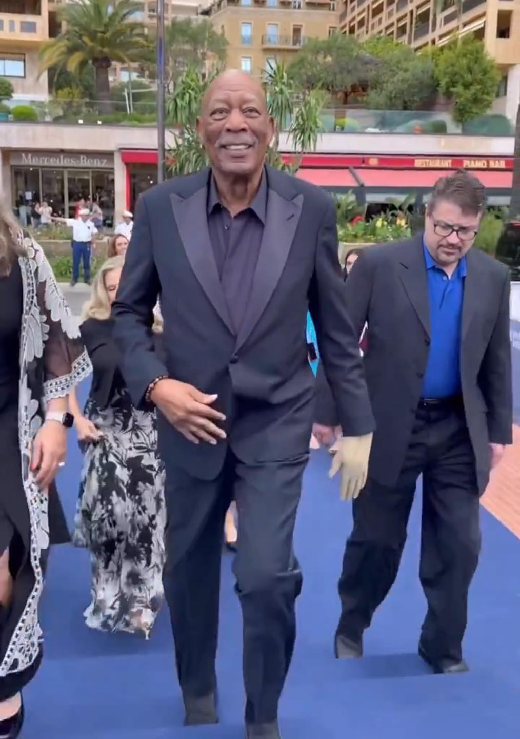 Reaparece Morgan Freeman