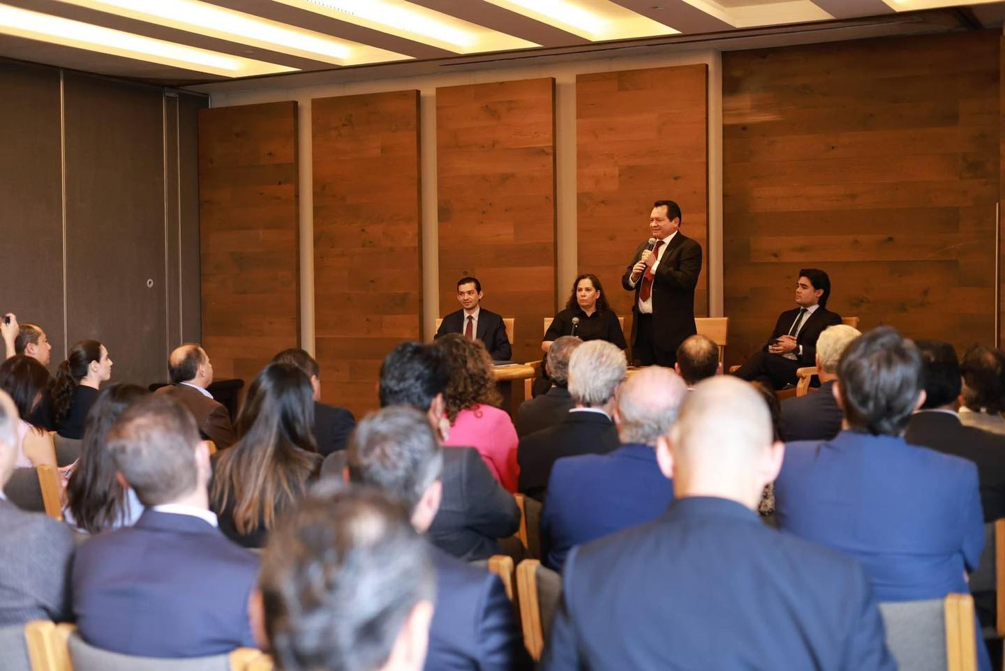 Presenta Gobernador Electo “Renacimiento Maya” ante el sector empresarial en la CDMX