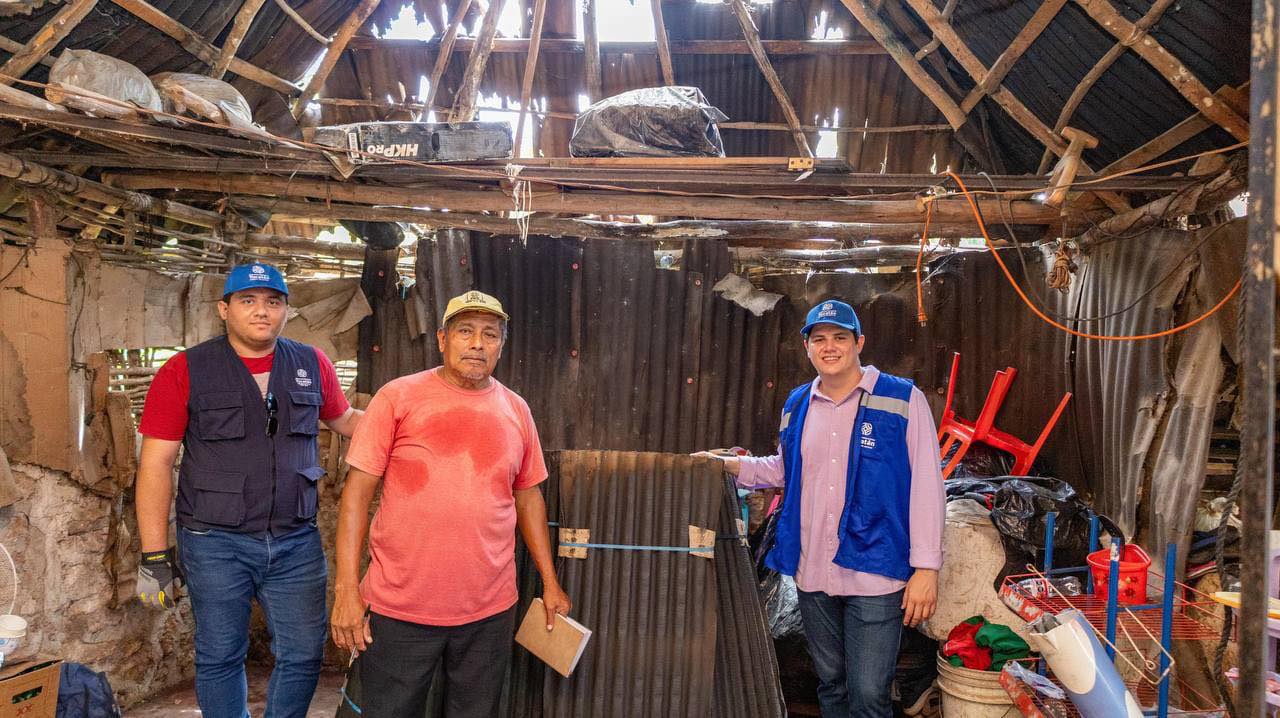 Respaldo a familias de Tepakán afectadas por Beryl