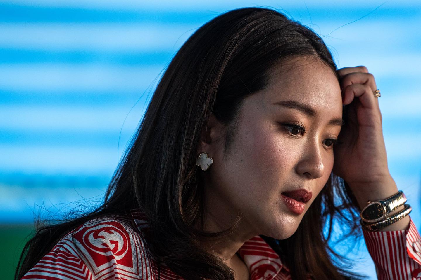 Tailandia elige a la primera ministra más joven de su historia