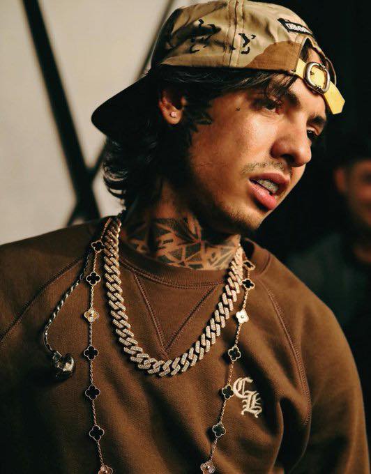 Vinculan a proceso al cantante Natanael Cano tras presunto soborno a policías