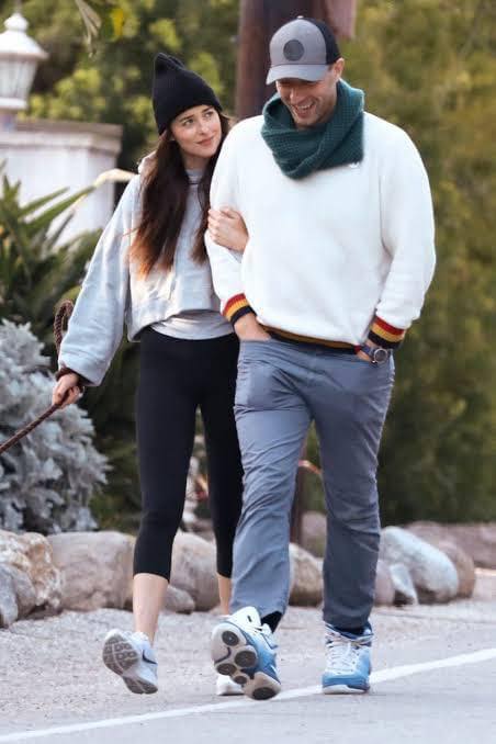 ¡Chris Martin y Dakota Johnson, están felices juntos!