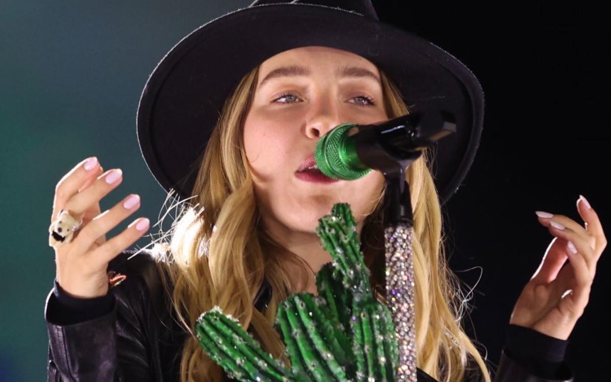 Mexicanos abarrotan Times Square para dar El Grito.