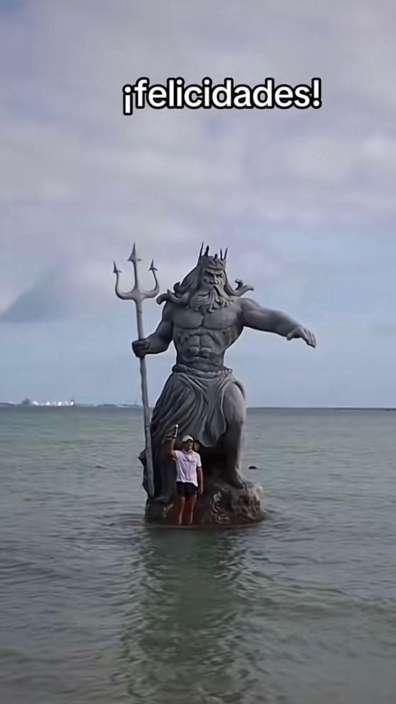 ¡Toda una hazaña!Joven yucateco rinde tributo a favor de la paz entre Chaac y Poseidón.