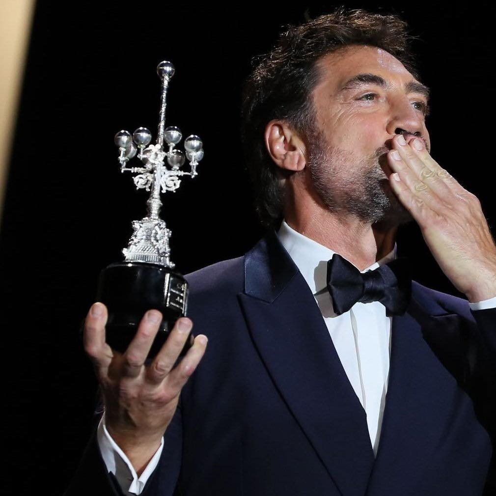 Javier Bardem recibe el Premio Donostia y lo dedica con todo su amor a Penélope Cruz