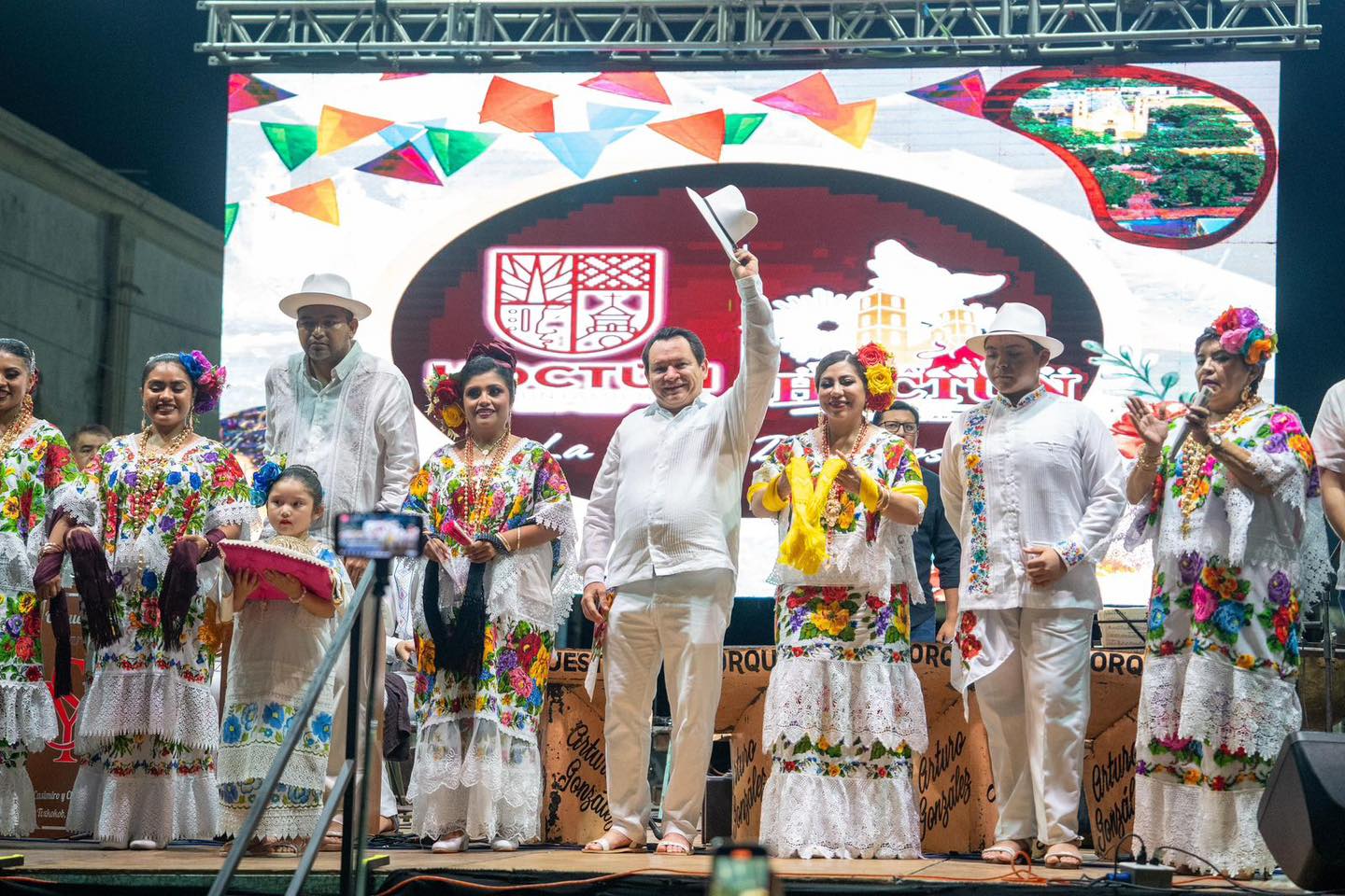 Tradiciones, pilar para la transformación de Yucatán; Huacho Díaz Mena