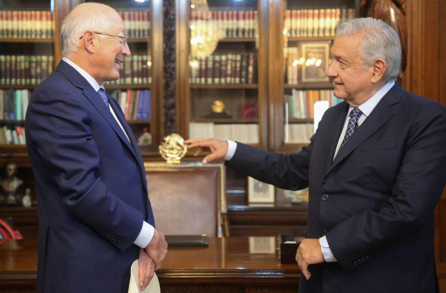 “López Obrador ha dado la vida por México”: Embajador de EU en México