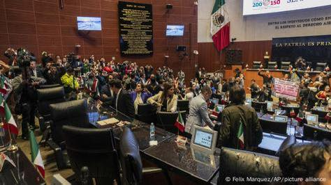 México adopta elección popular de jueces tras largo debate