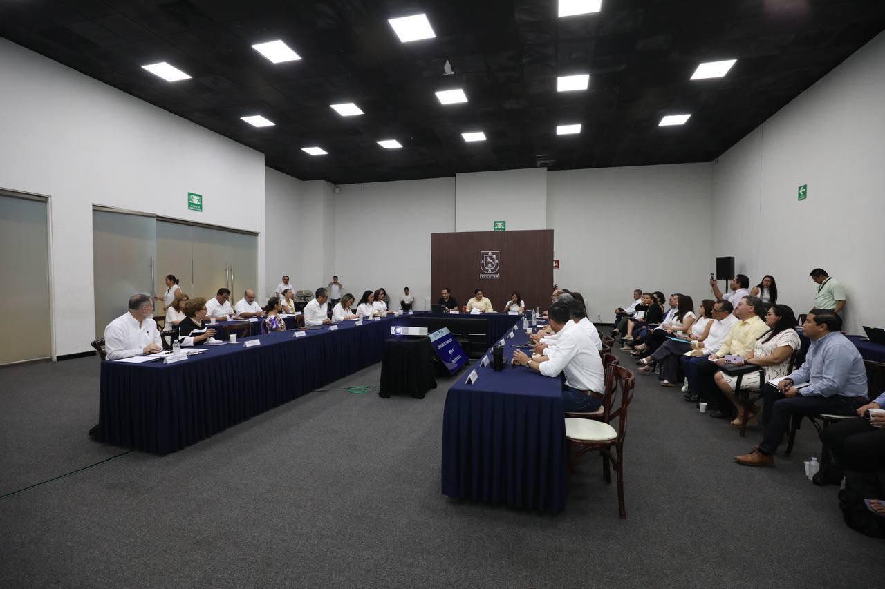 Comisión de Transición del Gobierno del Estado aborda tema de política social