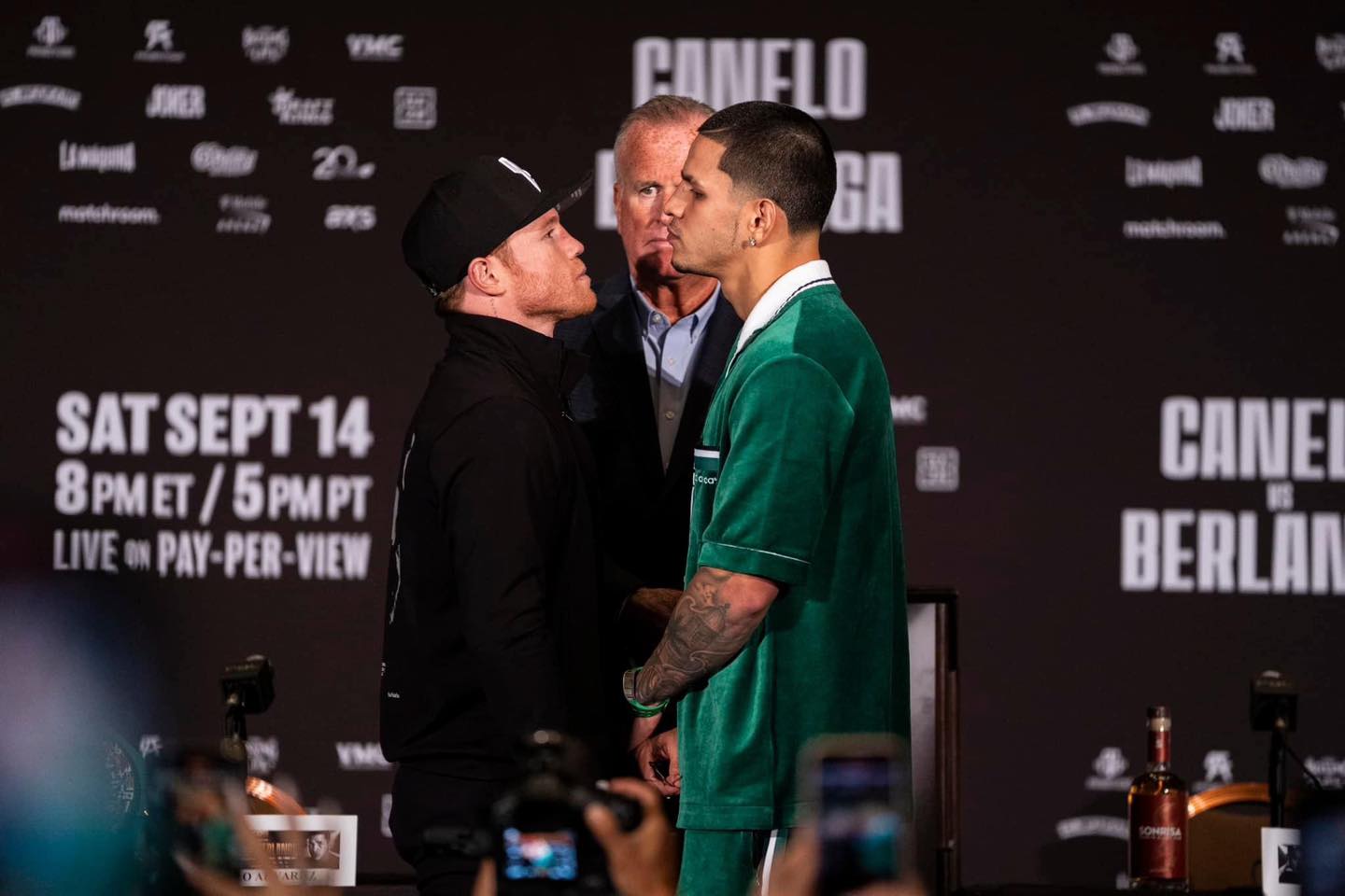 Saúl ‘Canelo’ Álvarez defenderá este sábado 14 de septiembre los títulos supermedianos de la Asociación Mundial, la Organización Mundial y el Consejo Mundial de Boxeo, ante el puertorriqueño Edgar Berlanga, en las Vegas, Nevada.