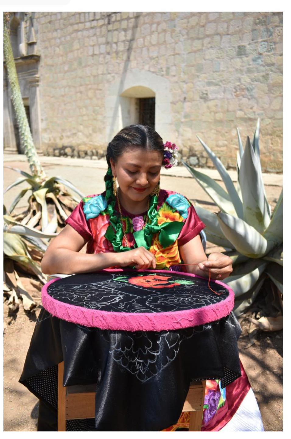 “Es un privilegio ver que vista prendas típicas de cada región del país”: Artesana oaxaqueña que elaboró el vestido que portó Claudia Sheinbaum en toma de posesión