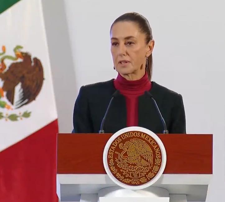 Sheinbaum tiene un 70% de aprobación tras su primer mes de Gobierno, según encuesta.