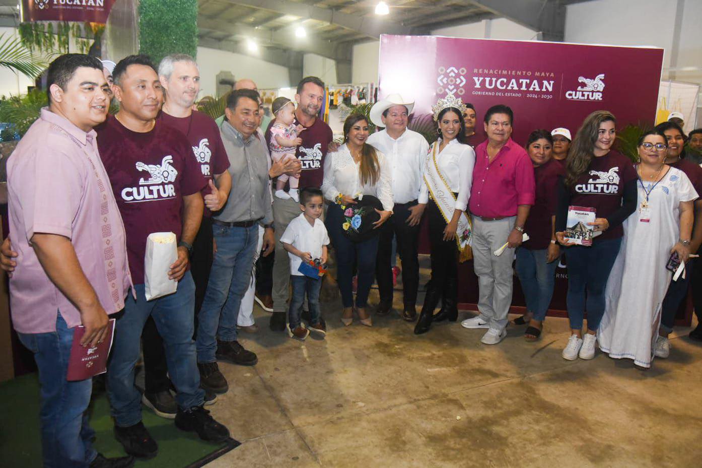 Artesanas y emprendedoras reciben el respaldo del Gobernador Joaquín Díaz Mena.