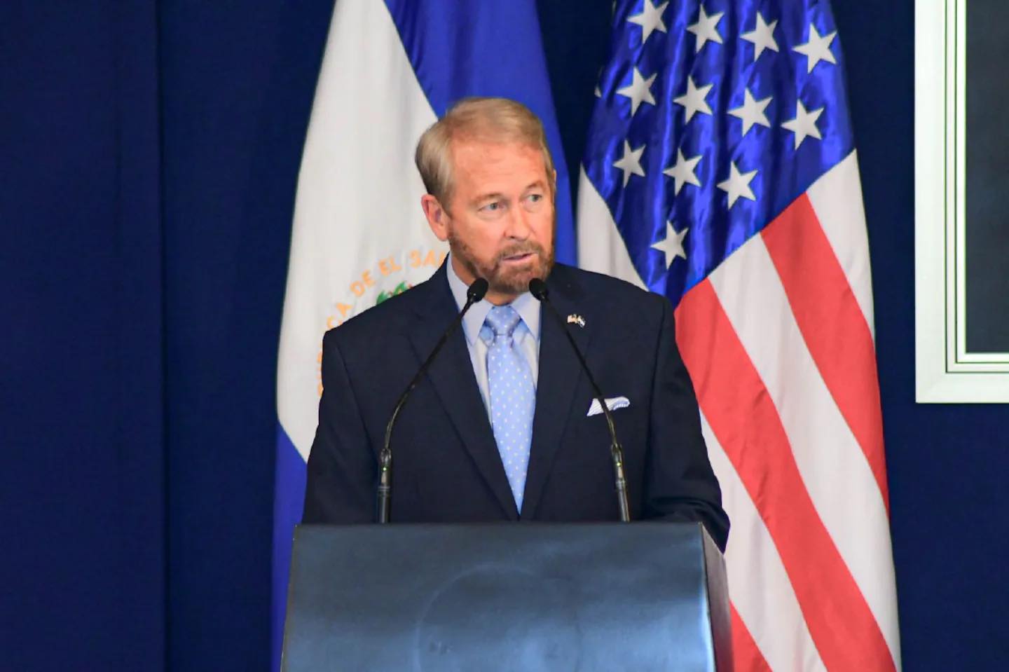 Trump nomina a embajador para México.