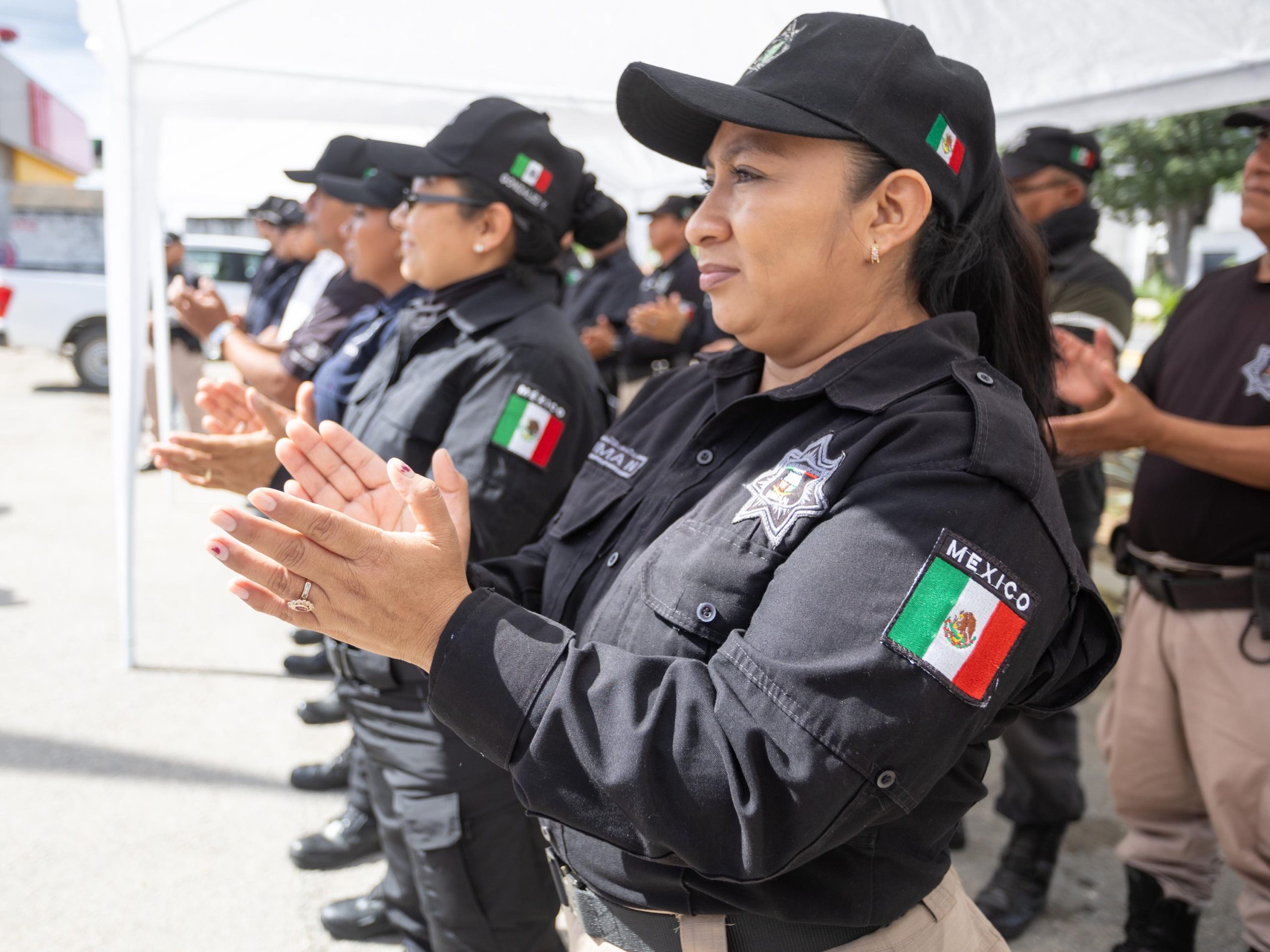 KENIA WALLDINA FORTALECE A LA POLICÍA MUNICIPAL DE UMÁN