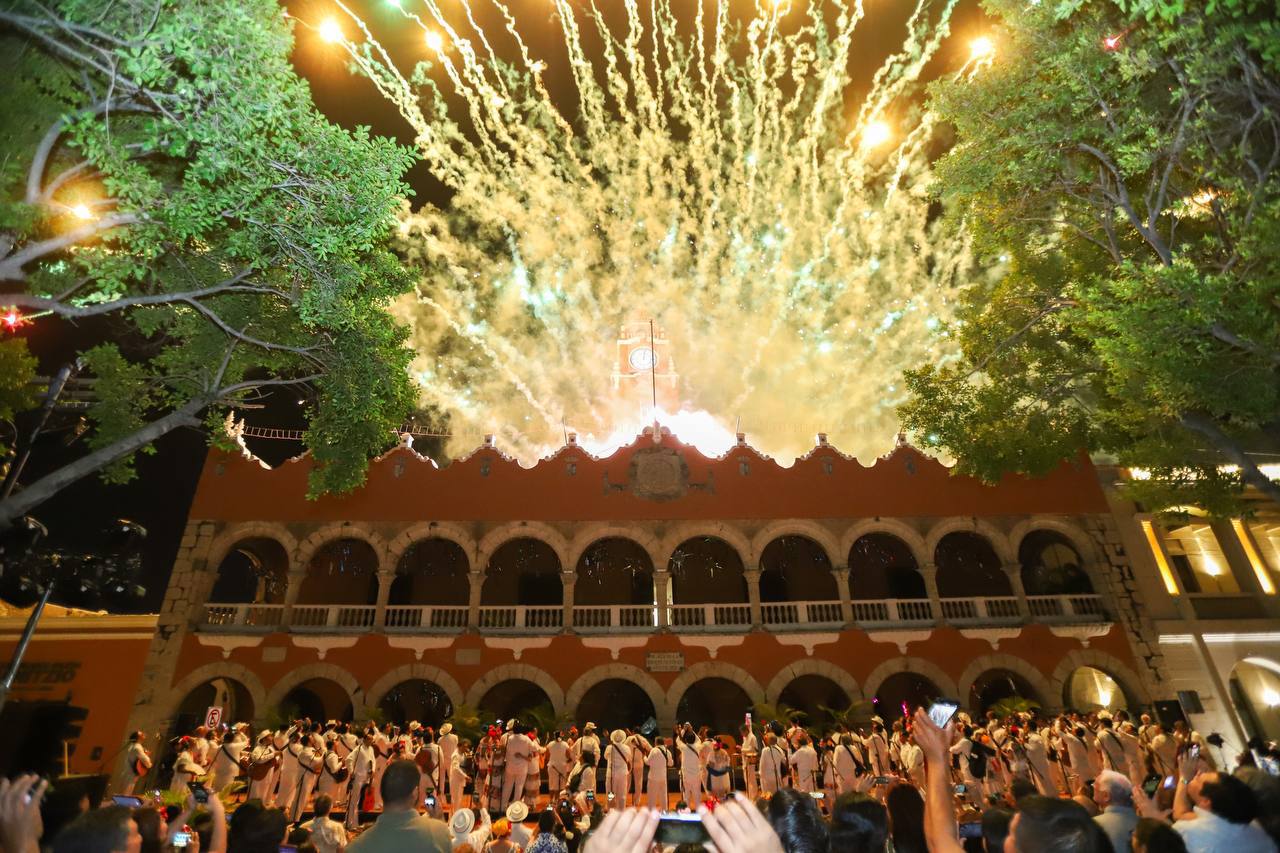 Cecilia Patrón da inicio a festejos por el aniversario de Mérida.