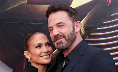 Ben Affleck y Jennifer Lopez oficialmente divorciados.