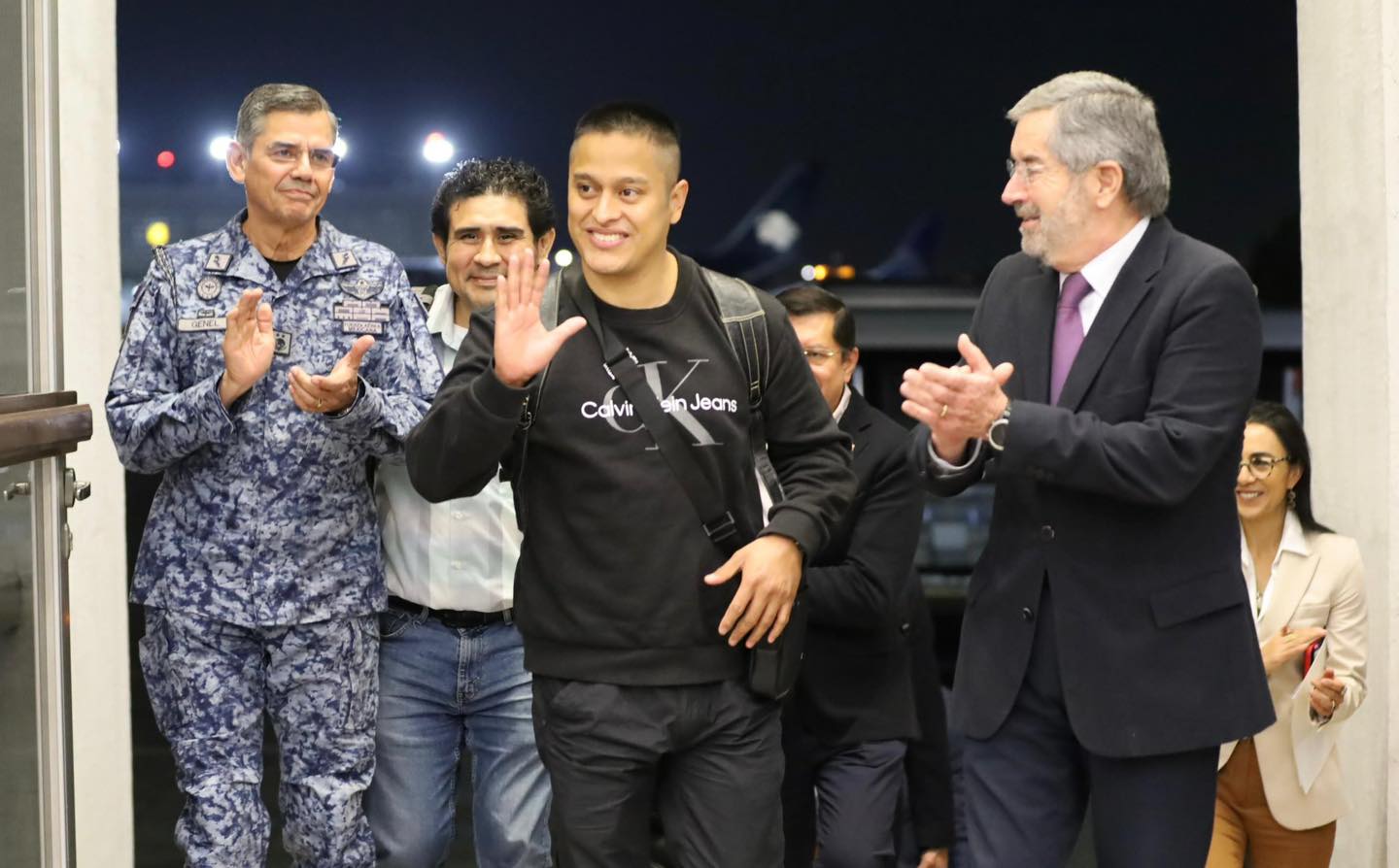 Mexicanos retenidos en Yemen, regresan a México.