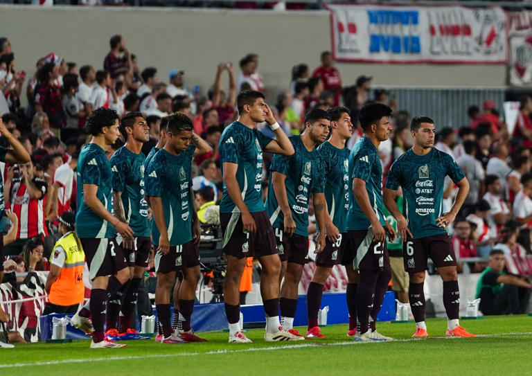 ¡Falta de respeto! Abuchean el Himno Nacional Mexicano.