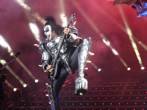 Gene Simmons, integrante de KISS, agradece a Sheinbaum tras apoyo en LA