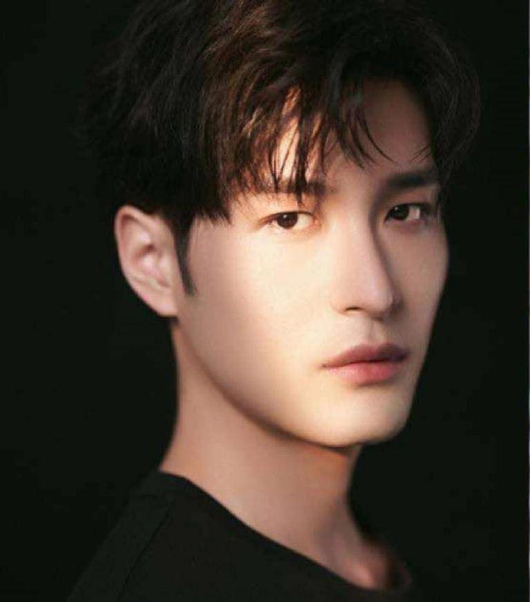 Fallece Liang Youcheng, actor del drama My Heart, a los 27 años tras contagiarse de gripe.