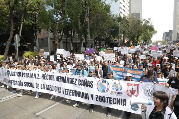Veterinarios protestan para exigir justicia por caso de Héctor Hernández Cañas