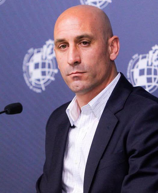 Dictan sentencia a Luis Rubiales tras beso no consentido a jugadora Jenni Hermoso