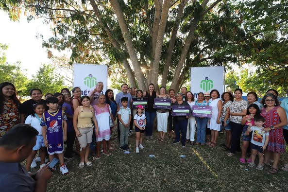 Mérida premia a ganadores del concurso Frentes Limpios